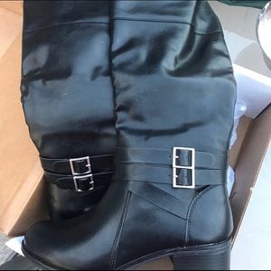 Black Zipper Boots